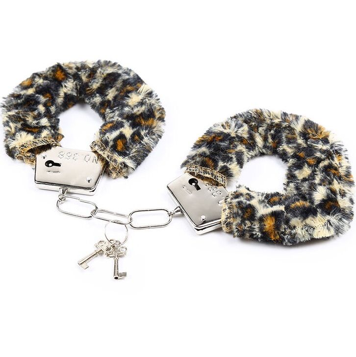 Ohmama Fetish Velveteen Furlined Metal Wrist Cuffs BDSM Toys & Accessories | SEXstore.ie 4 Ohmama Fetish Velveteen Furlined Metal Wrist Cuffs BDSM Toys & Accessories | SEXstore.ie 4
