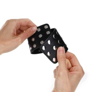 KINK – WRIST RESTRAINTS WITH SNAP FASTEN FULL OF RIVETS BLACK ADJUSTABLE 19-24 CM X 5.5 CM Fetish / Bondage | SEX Shop Ireland 3